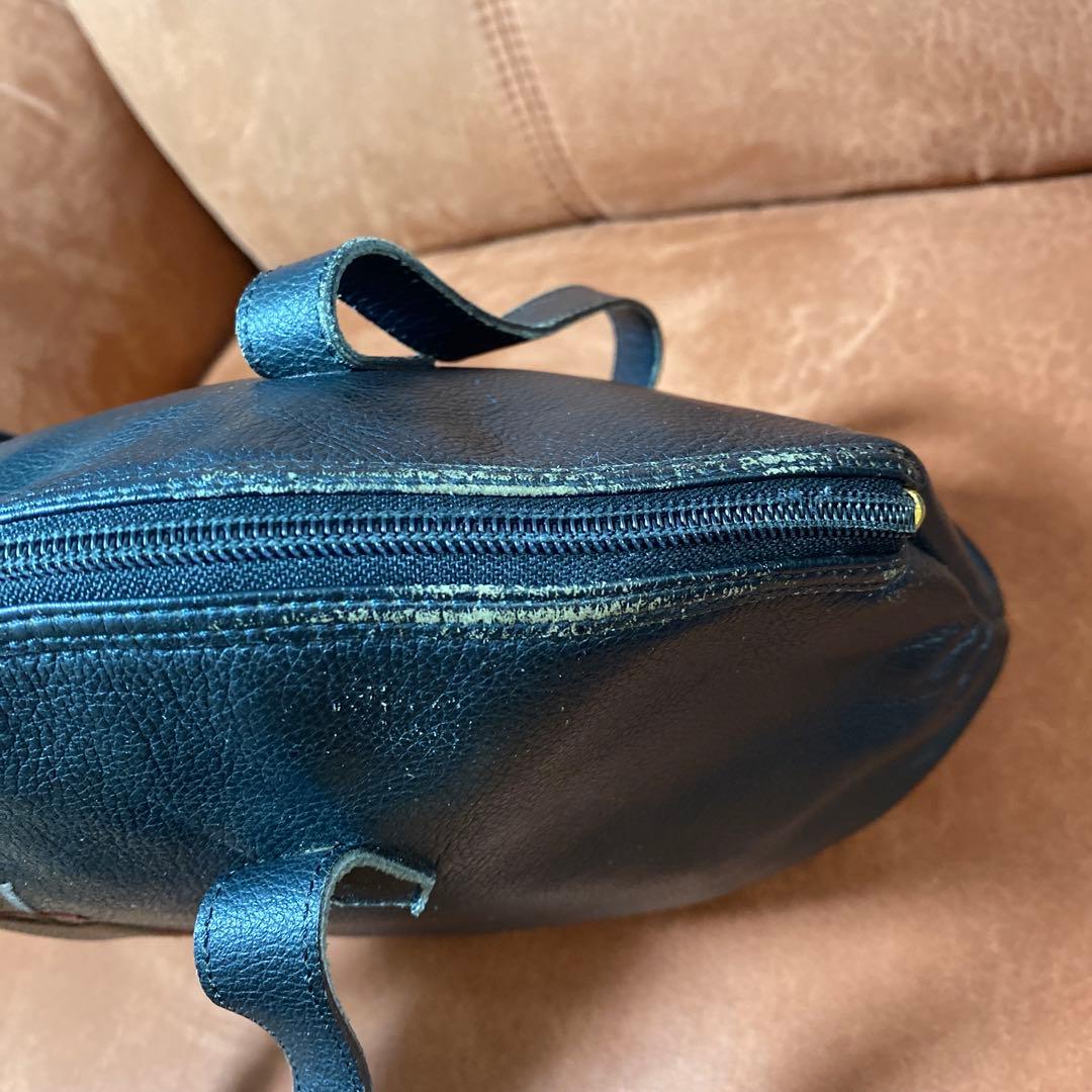 YVES SAINT LAURENTイヴサンローランロゴ刺繍 レザーハンドバッグ