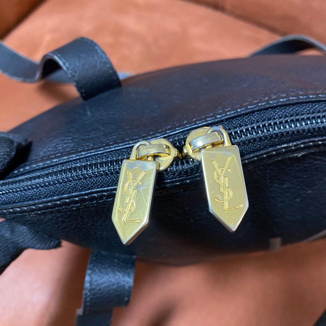 YVES SAINT LAURENTイヴサンローランロゴ刺繍 レザーハンドバッグ