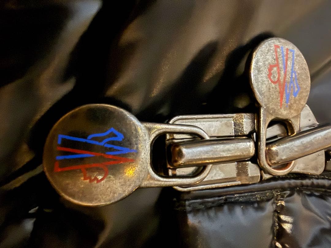 Moncler マヤ黒 ダウンジャケット