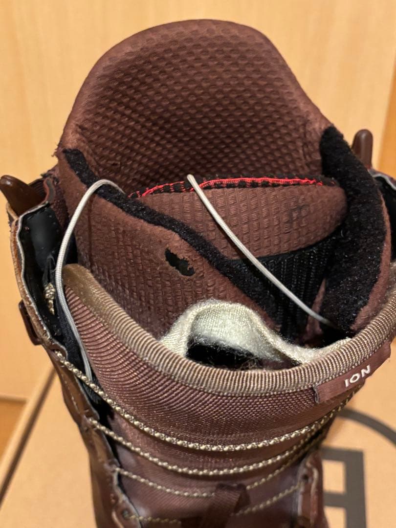 バートンアイオンレザー