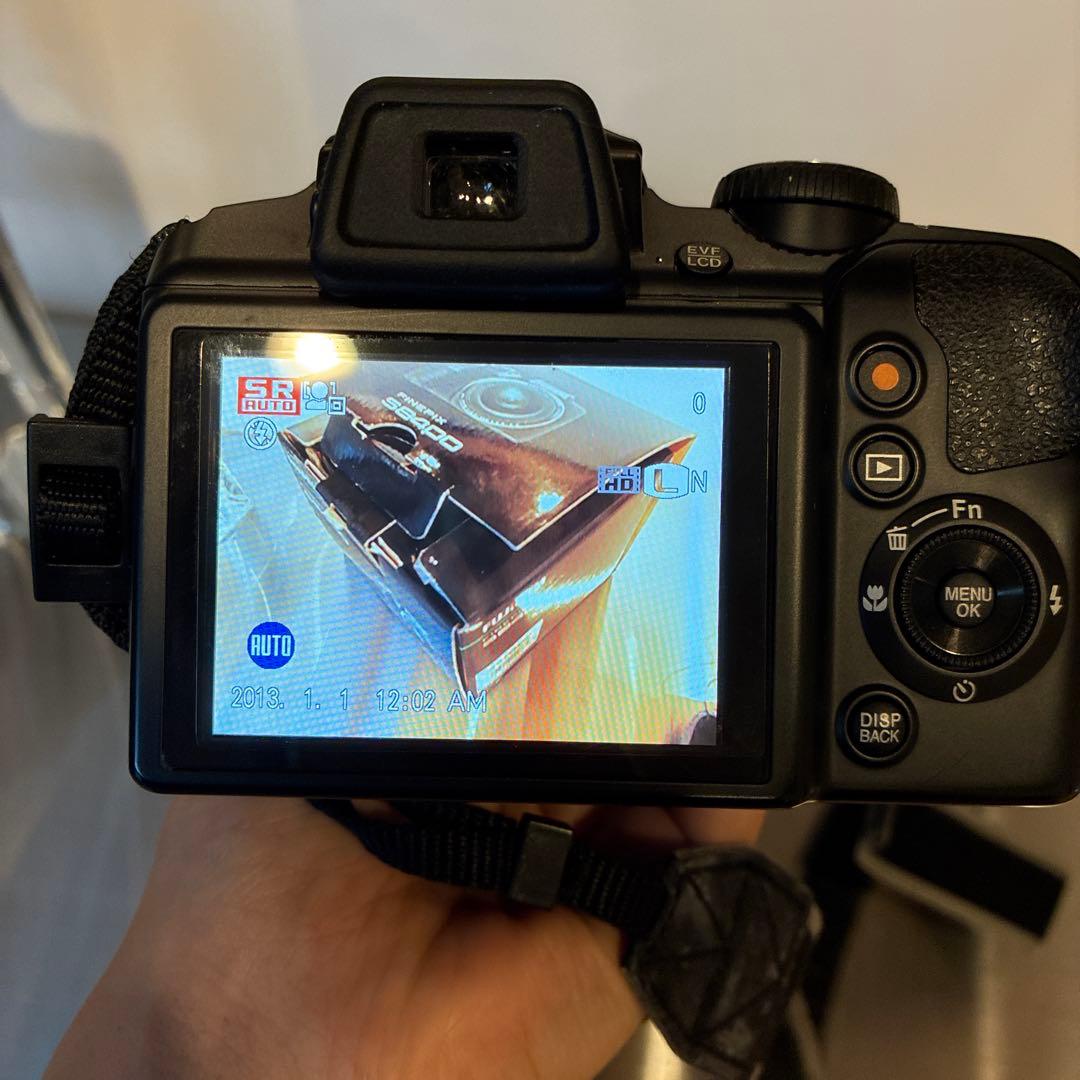 FUJIFILM FINEPIX S8400 本体　送料込み