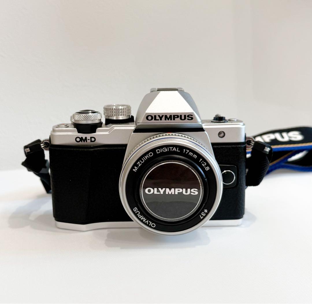 【美品】 OLYMPUS OM-D E-M10 Mark II ミラーレス一眼