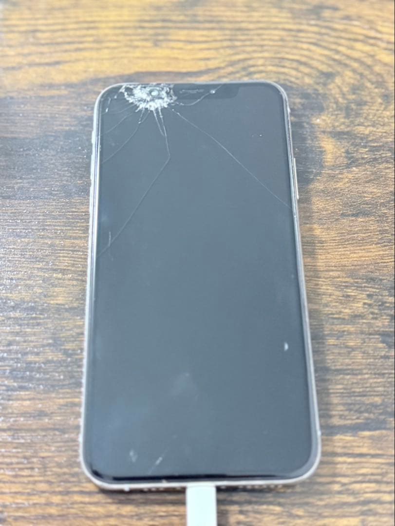 【画面割れ】iPhoneXS 64GB