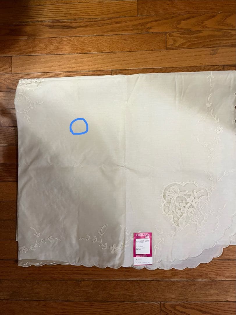 新品未使用　スイス製　テーブルクロス　レース　フランス刺繍　チュールレース