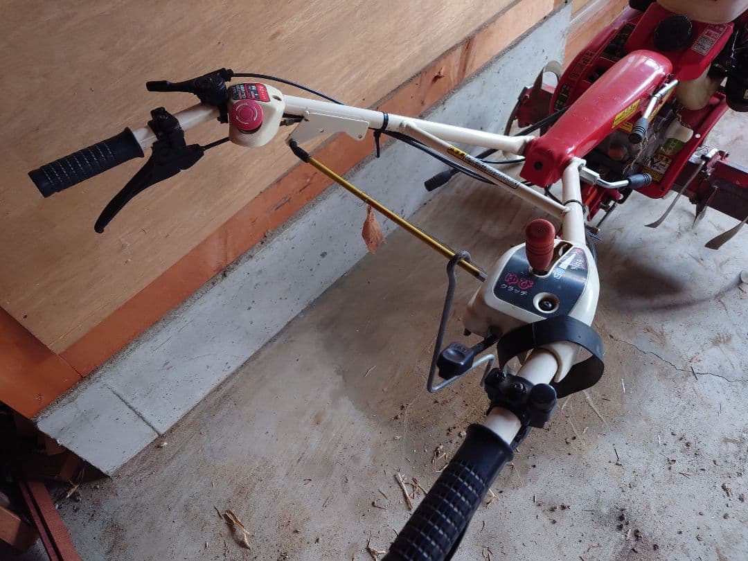 石川県金沢市より　耕運機 ヤンマー　mk5　ガソリンエンジン 赤/白