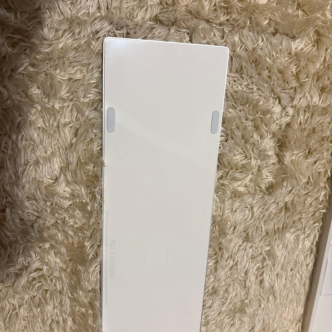 Magic Keyboard 日本語配列 ホワイト　ライトニング端子充電