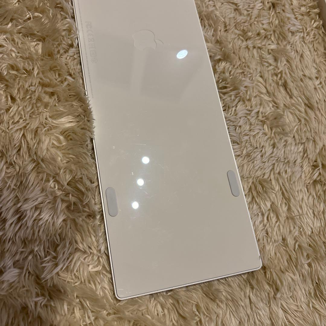 Magic Keyboard 日本語配列 ホワイト　ライトニング端子充電