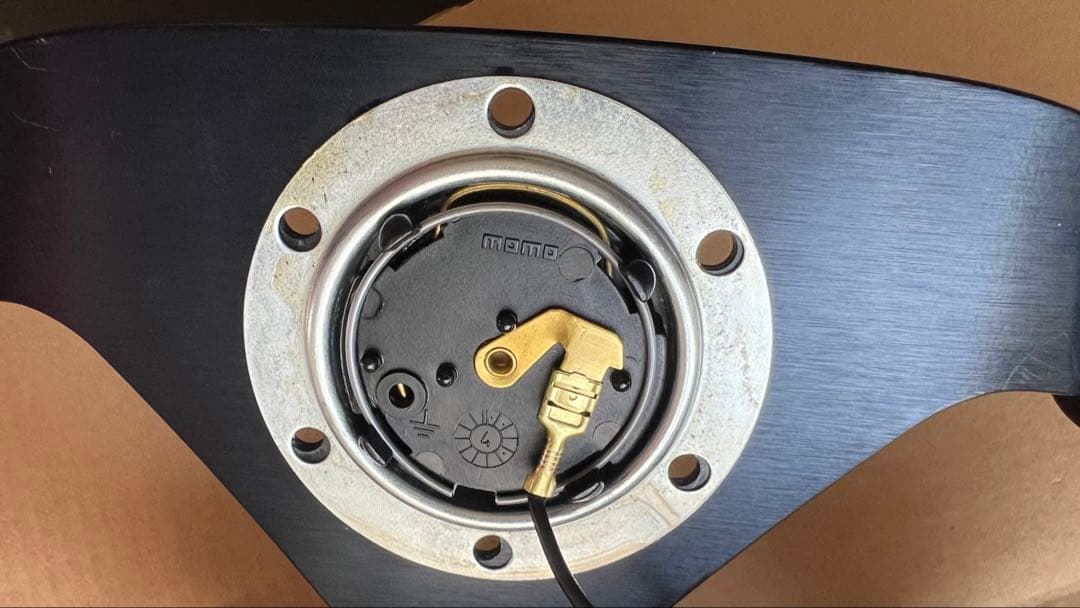 【希少】momoステアリング3スポーク 本革イタリア製(1987年)