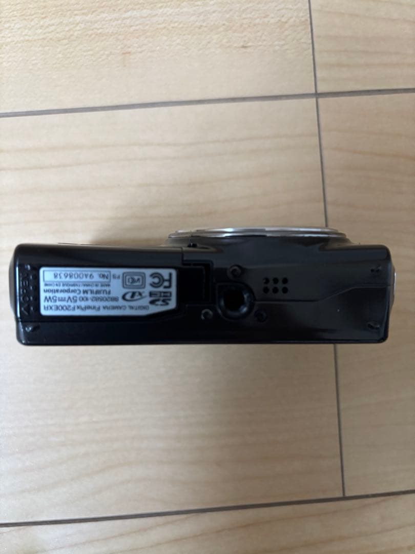 FUJIFILM F200 EXR finepix デジカメ