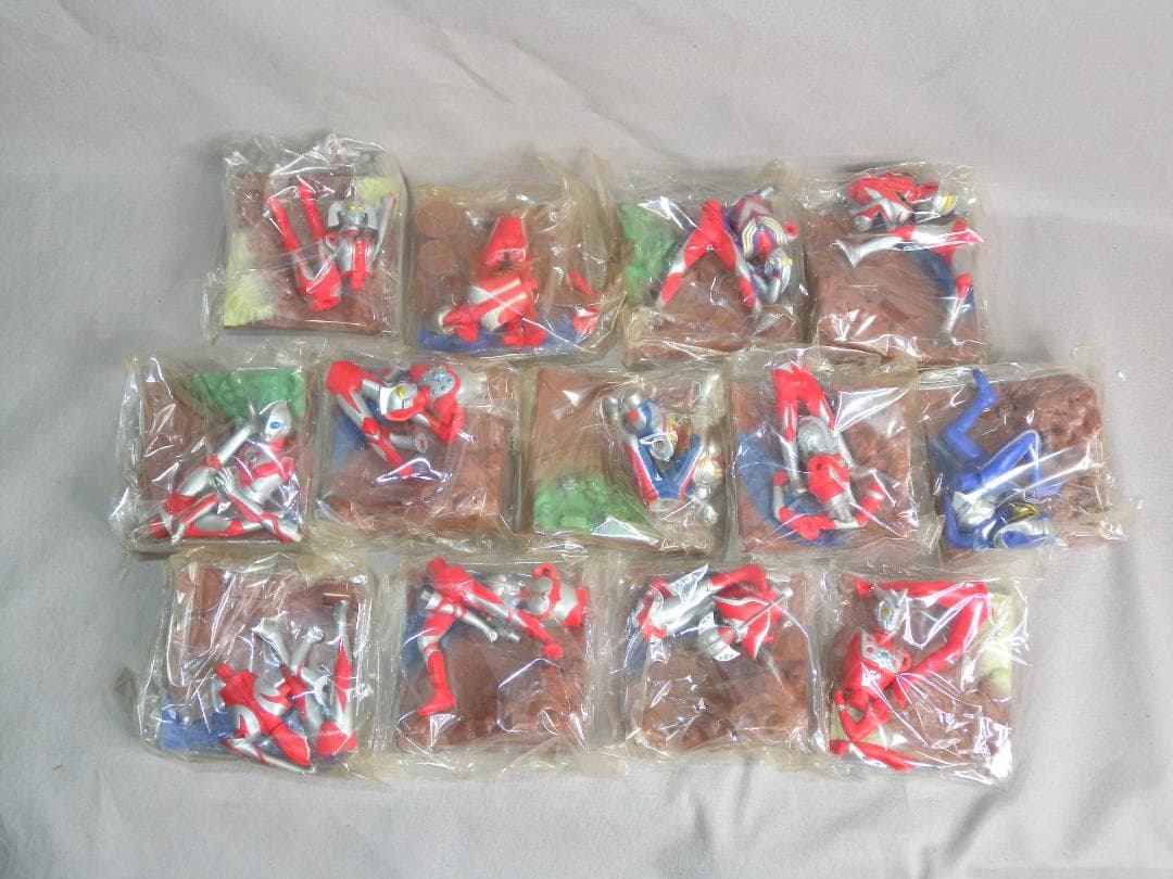 d*2様 N2128□HR-F 新世紀ウルトラマン伝説 グレートファイター28