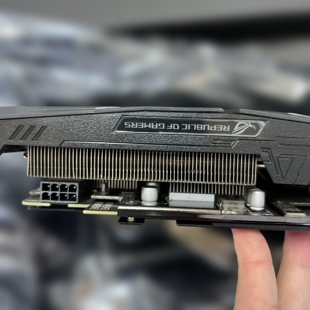 グラフィックボード・グラボ・ビデオカード ASUS ROG STRIX Radeon RX 580