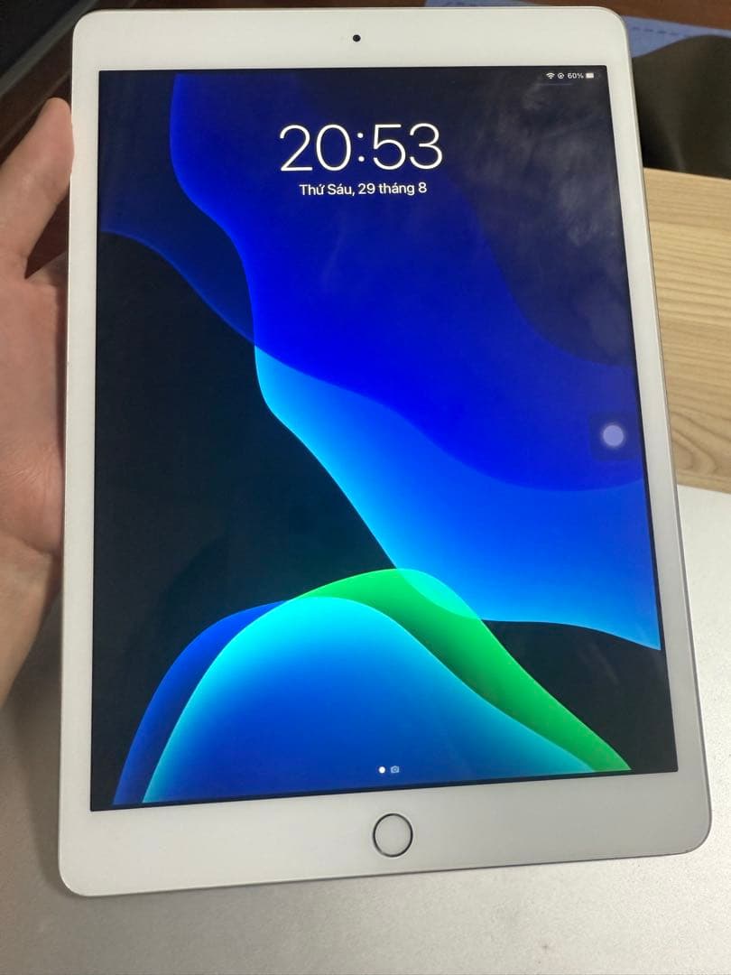 iPad 第8世代 10.2インチ (Wi-Fiモデル / 32GB)