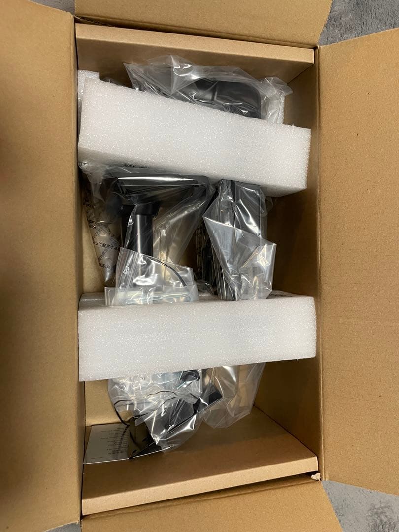 Amazonベーシック モニターアーム 32インチ