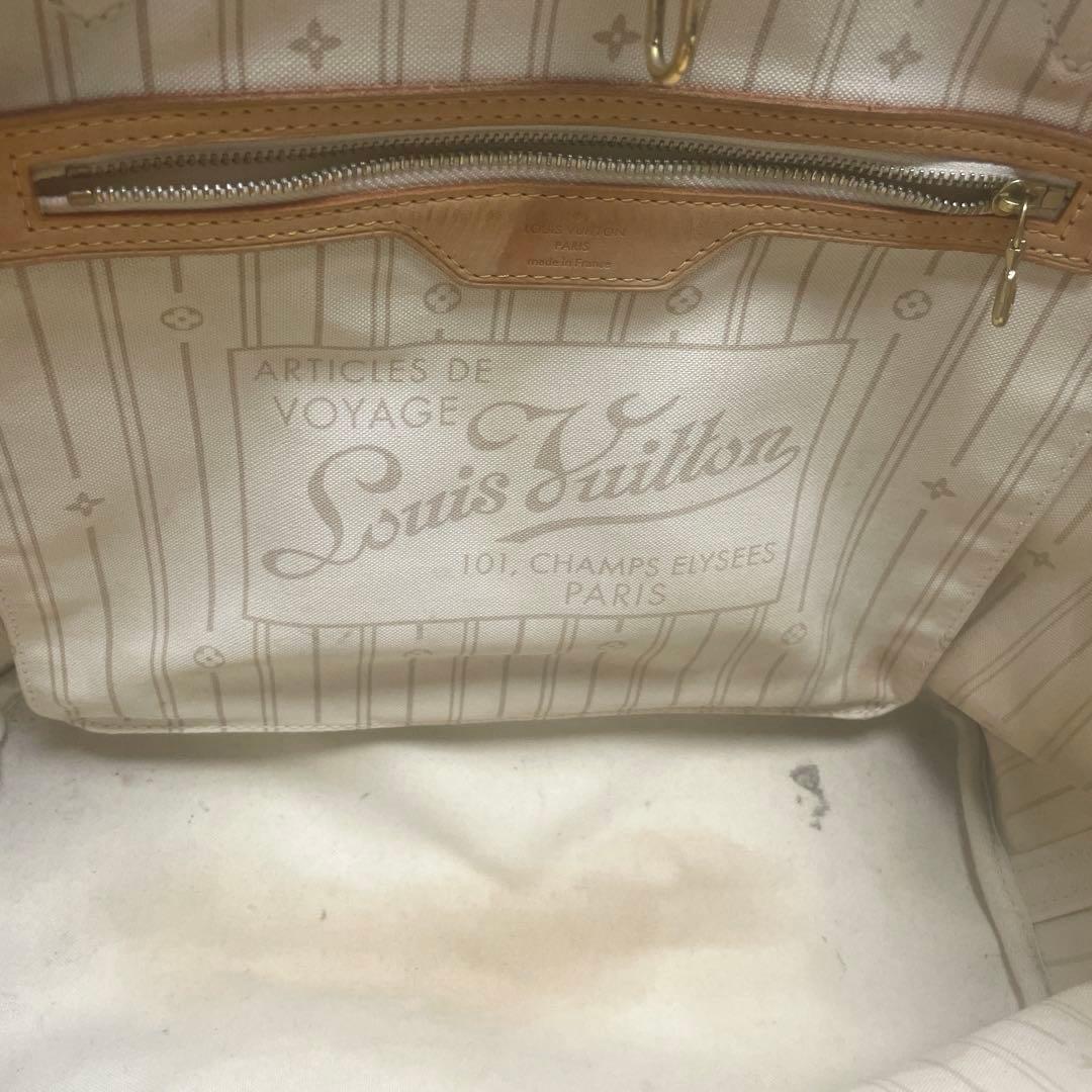 LOUIS VUITTON ネヴァーフル　白