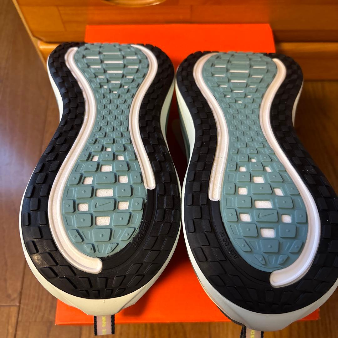 [新品未使用] ナイキ ボメロプラス 26.0cm