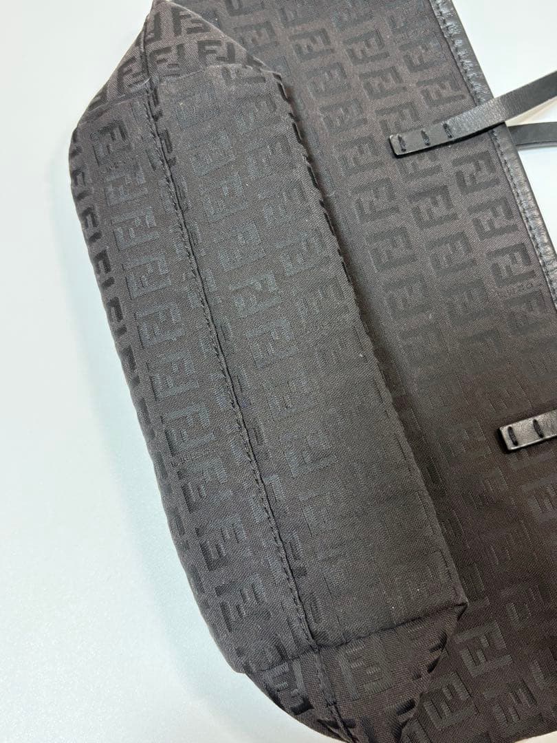 【美品】FENDI ハンドバッグ　ミニトートバッグ ズッカ ブラック
