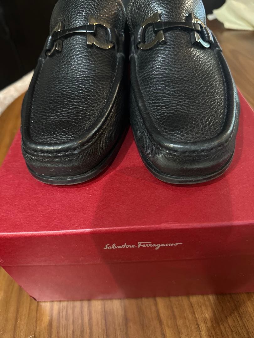 Salvatore Ferragamo メンズ　黒ローファー