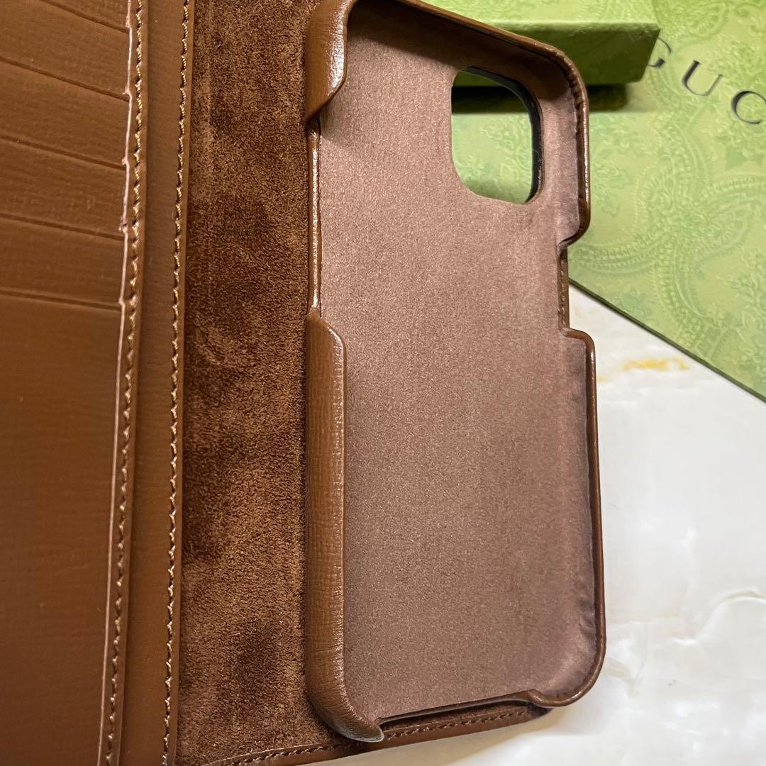 【新品未使用】GUCCI スマホケース iPhone15 手帳型　06