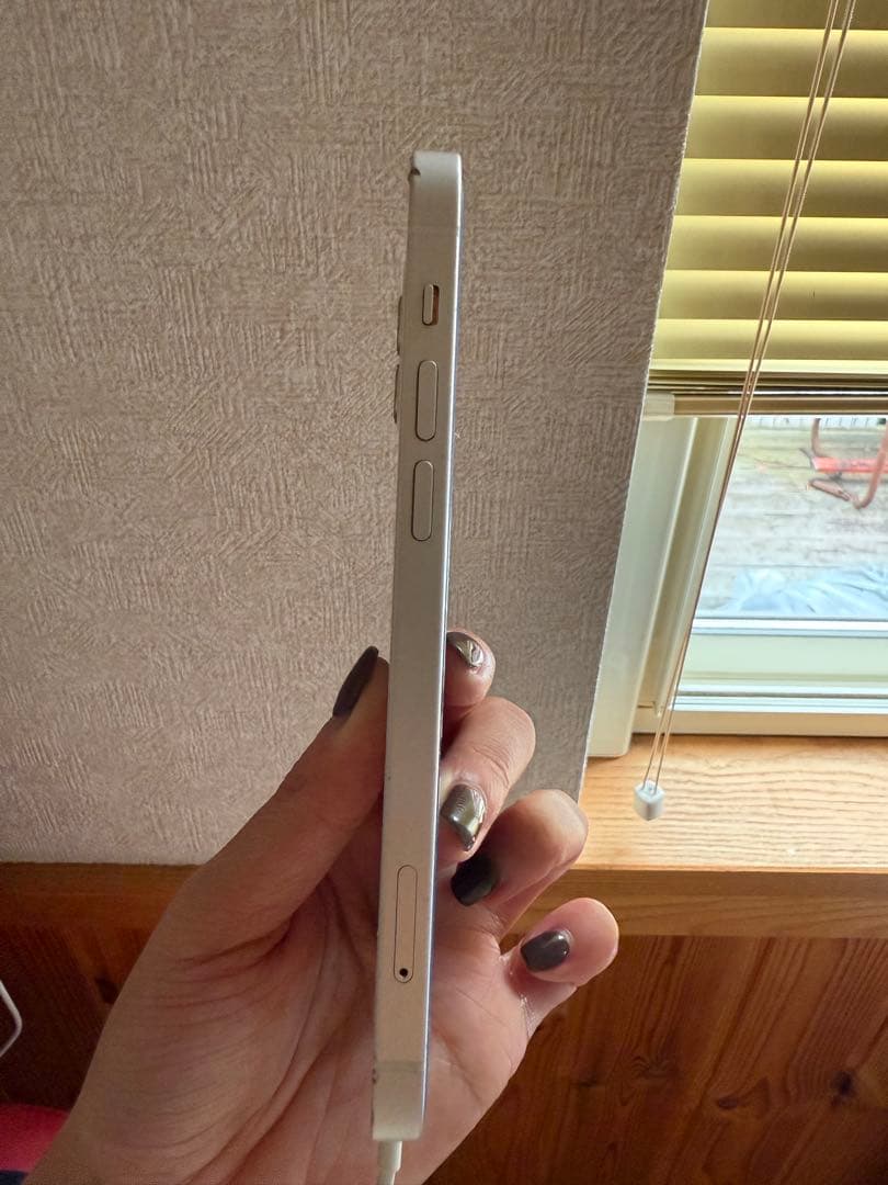 iPhone 12 本体　ヒビ割れあり