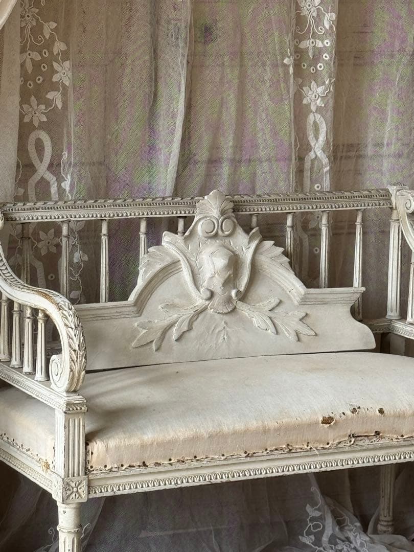 フランスアンティーク　ホワイトペイント　ペディメント