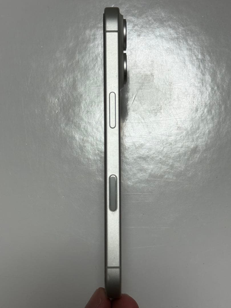 Apple iPhone 16無印ホワイト本体