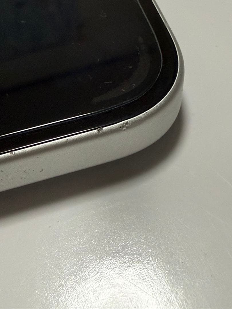 Apple iPhone 16無印ホワイト本体