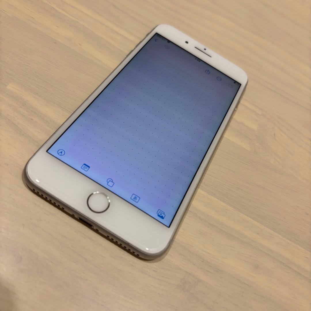 Apple iPhone 8 Plus シルバー 本体　スマホ　箱　256