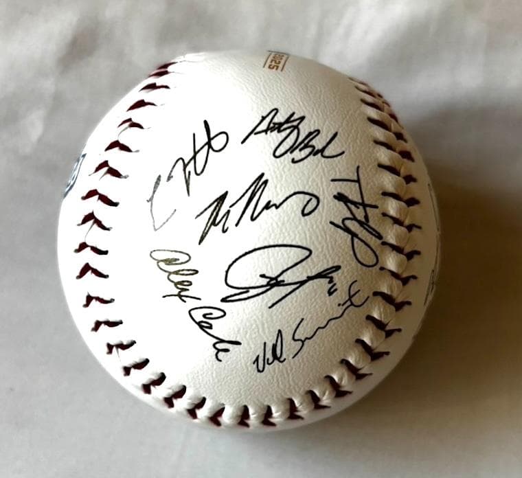 ドジャース 2025 世界一記念ボール 大谷翔平・山本由伸・佐々木朗希サイン入り