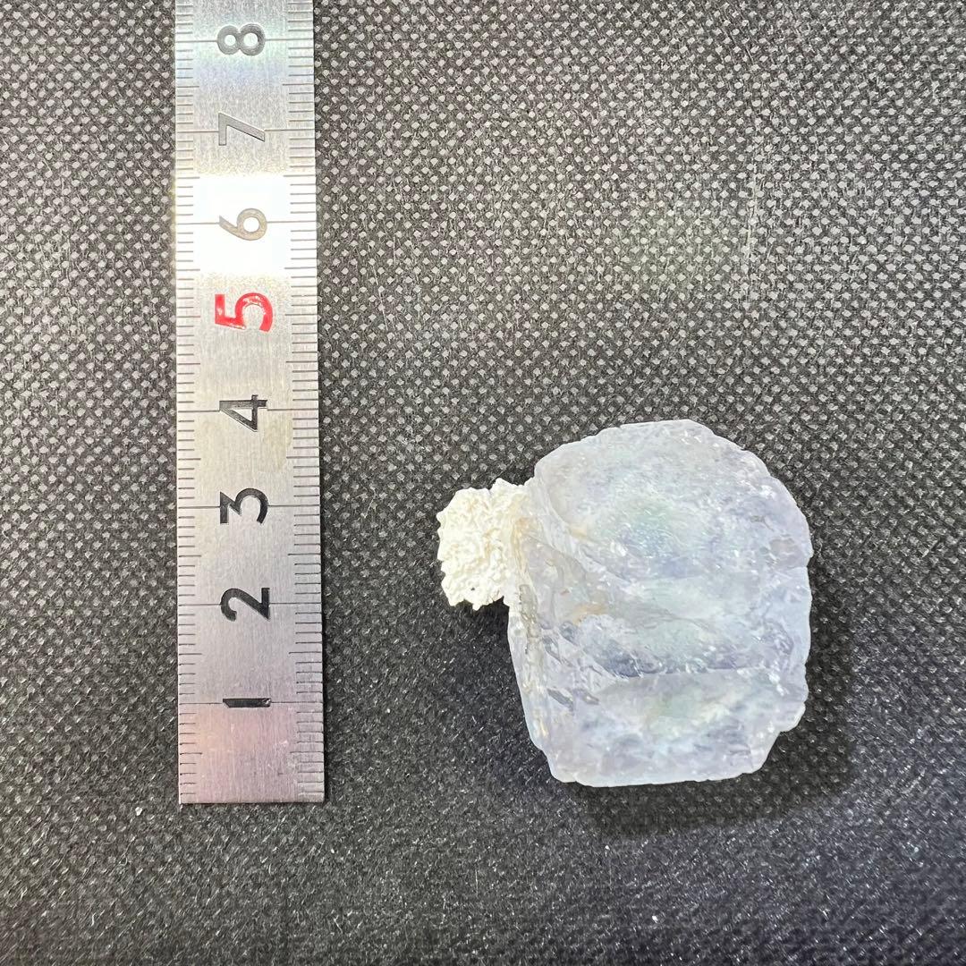 ヤオガンシャン　極めてライトブルー　ほとんどクリアなフローライト