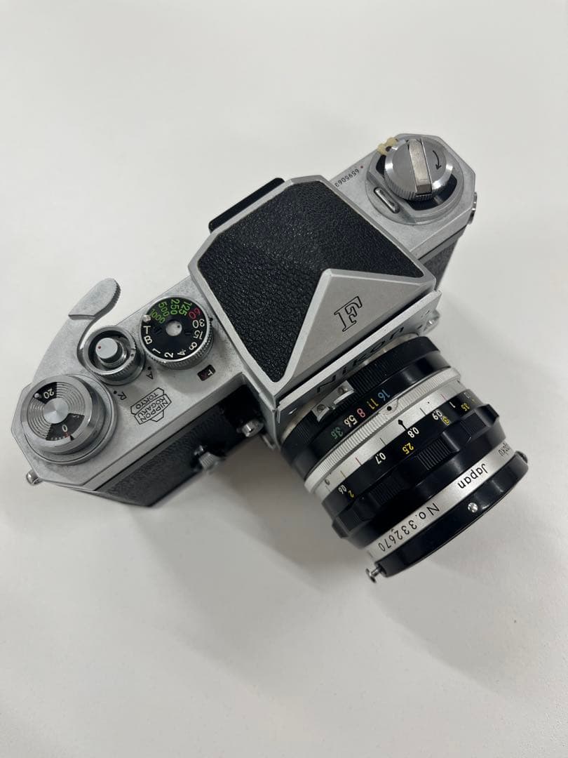 Nikon F 一眼レフカメラ Nikkor レンズ付き 初期 アイレベル