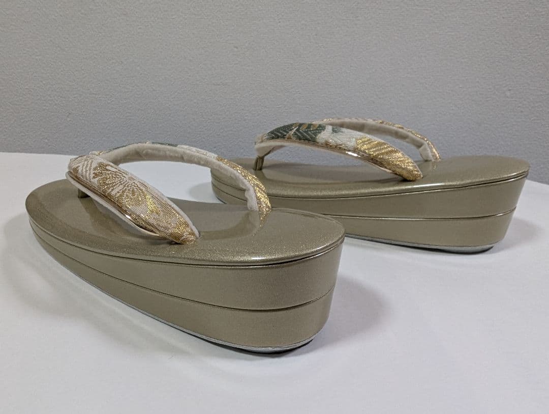 花柄刺繍の和装用バッグと下駄セット/成人式