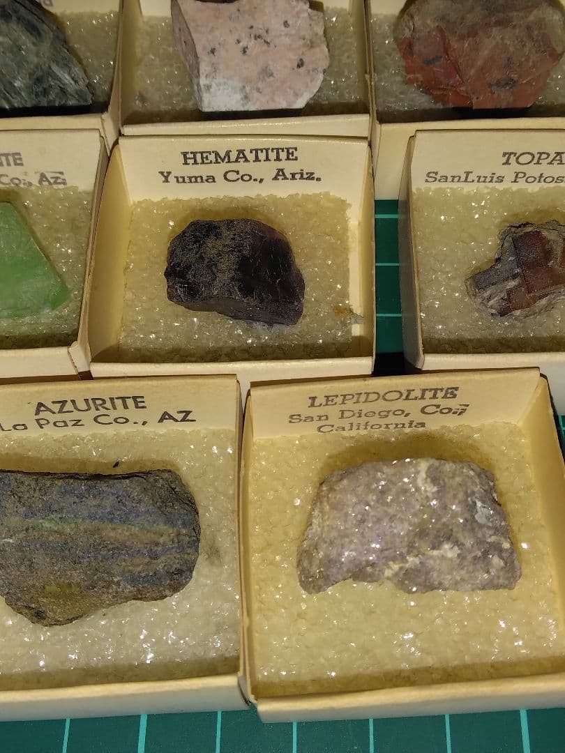 世界の鉱物標本セット　鉱物　鉱石　宝石　天然石　石　28点