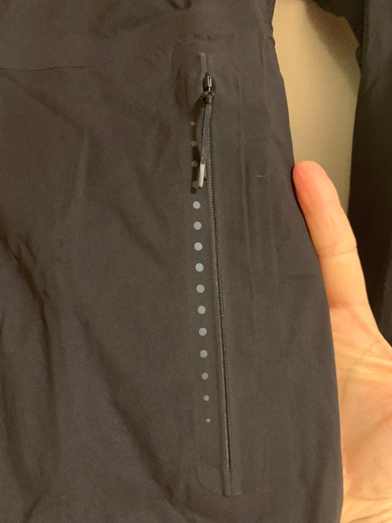 LULULEMON ブラック サイクルジャケット フルジップ