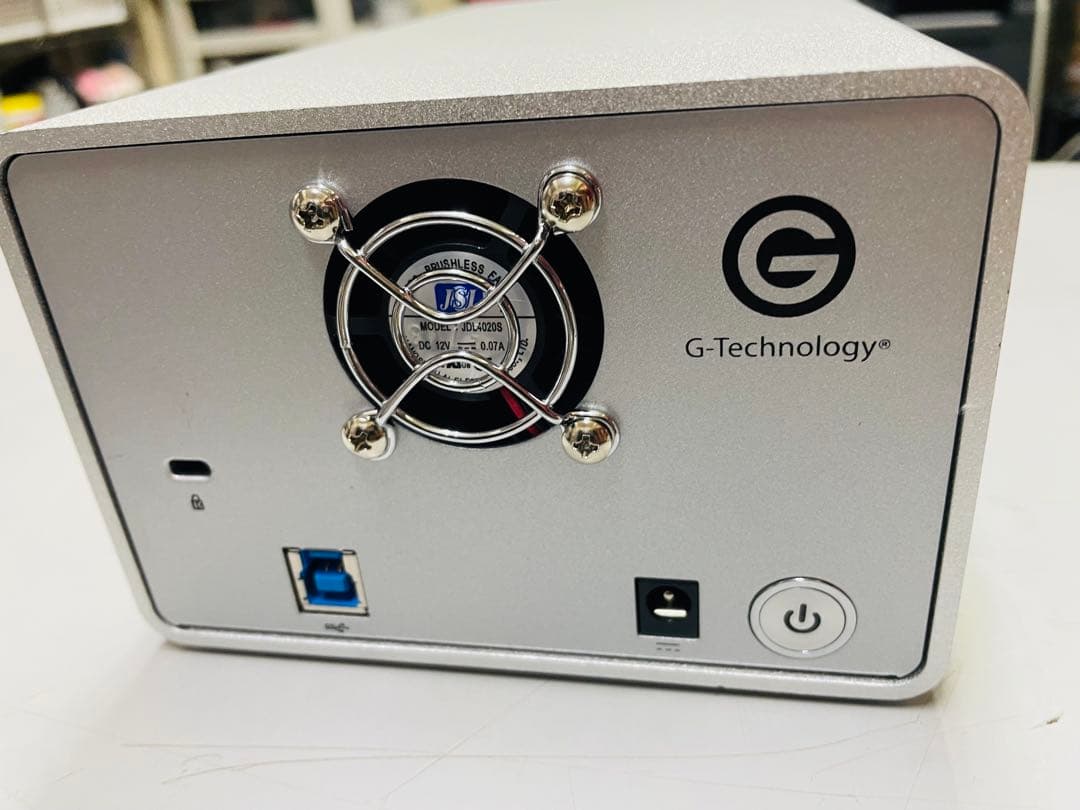 2台セット合計16TB、G-Technology G-RAID with USB