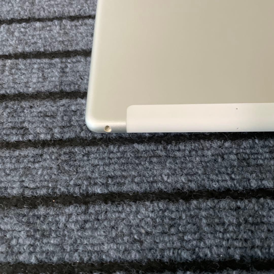 100 iPad 7世代 32GB SIMフリー シルバー