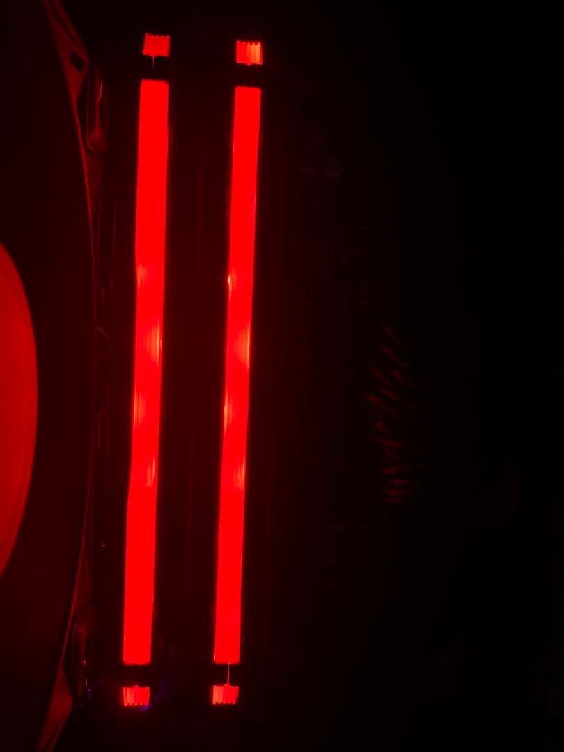 メモリー CORSAIR Vengeance RGB Pro 16GB DDR4