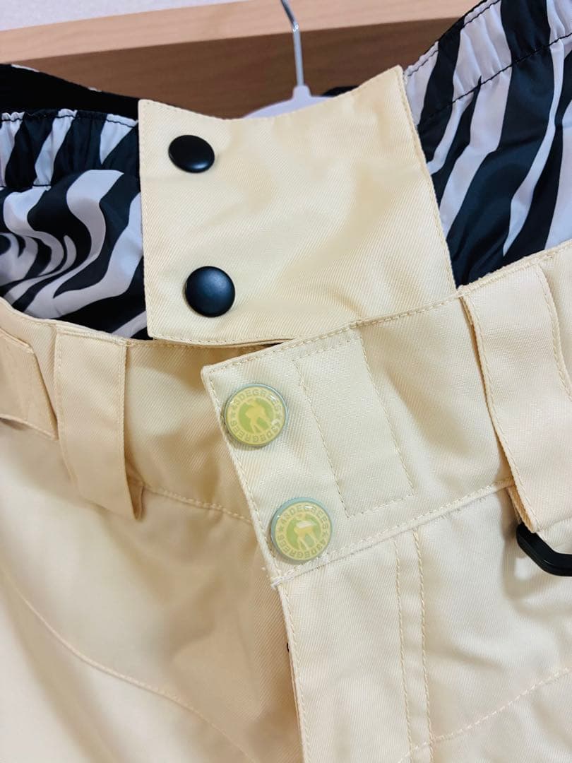 美品 スノーボードウェア レディース Sサイズ 上下セット