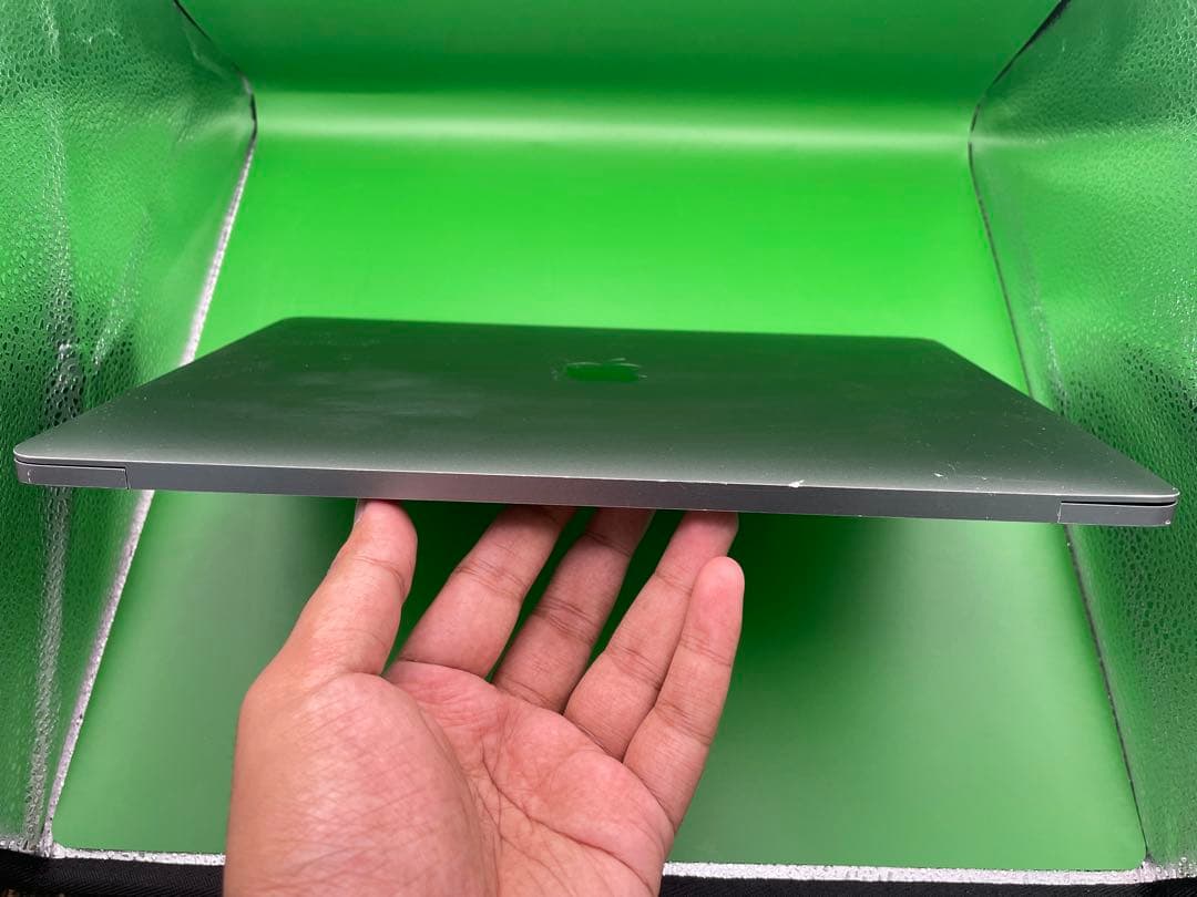 MacBook Pro 2019 – i7 / 16GB / 512GB 中古