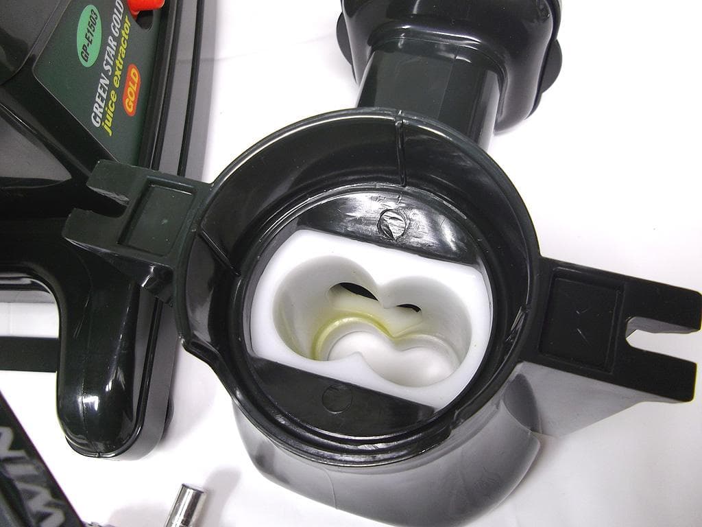 野菜しぼり器 スロージューサー しぼるくん 高波動ジュースマシン