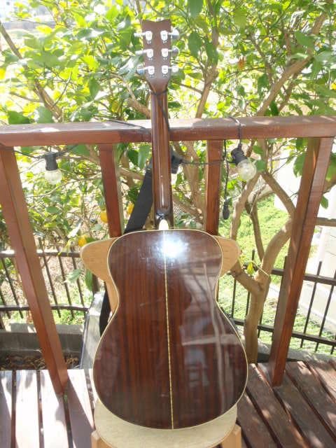 YAMAHA FG-202 赤ラベル　エレアコ装備　ライブでの使用可能。