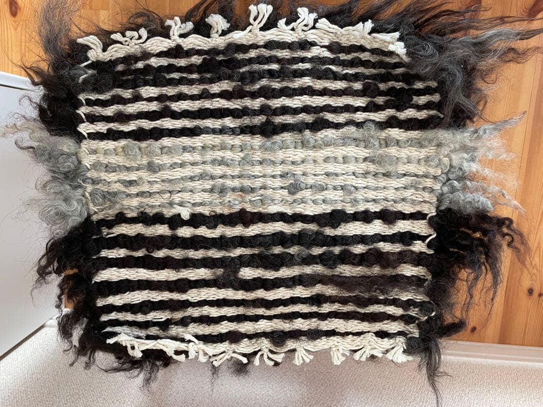 アンティーク　木製スツール 　一点ものウールファー付　ヴィンテージ