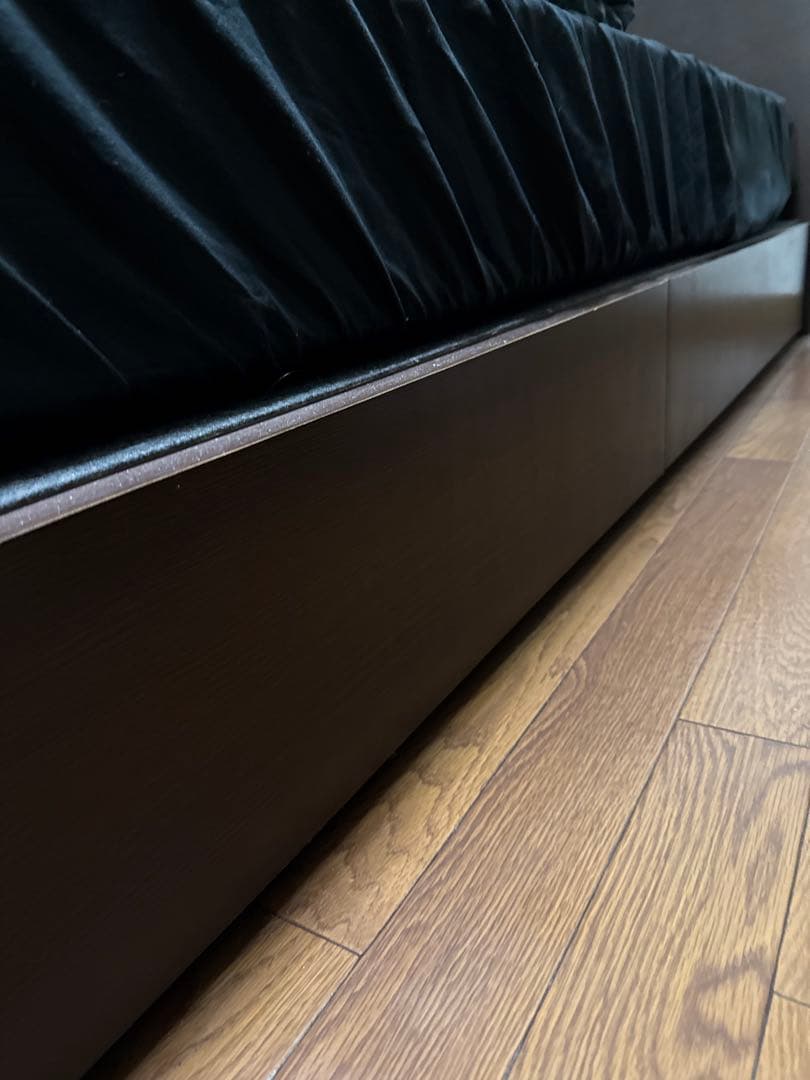 Sealy ダブルベッドフレーム　引き出し収納　コンセントライト　マットレス付き