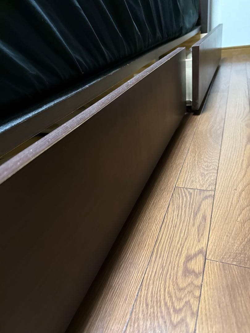 Sealy ダブルベッドフレーム　引き出し収納　コンセントライト　マットレス付き