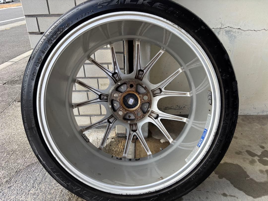 【きむさと】 4/4 RAYS ホムラ 19インチ