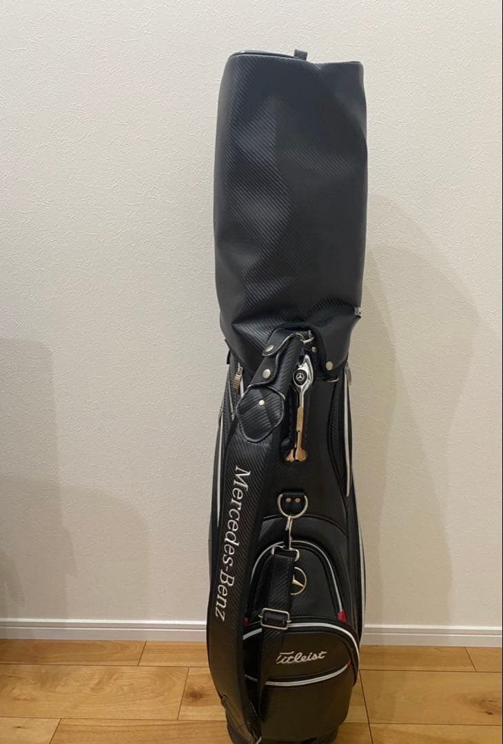 メルセデスベンツ×タイトリスト キャディーバック