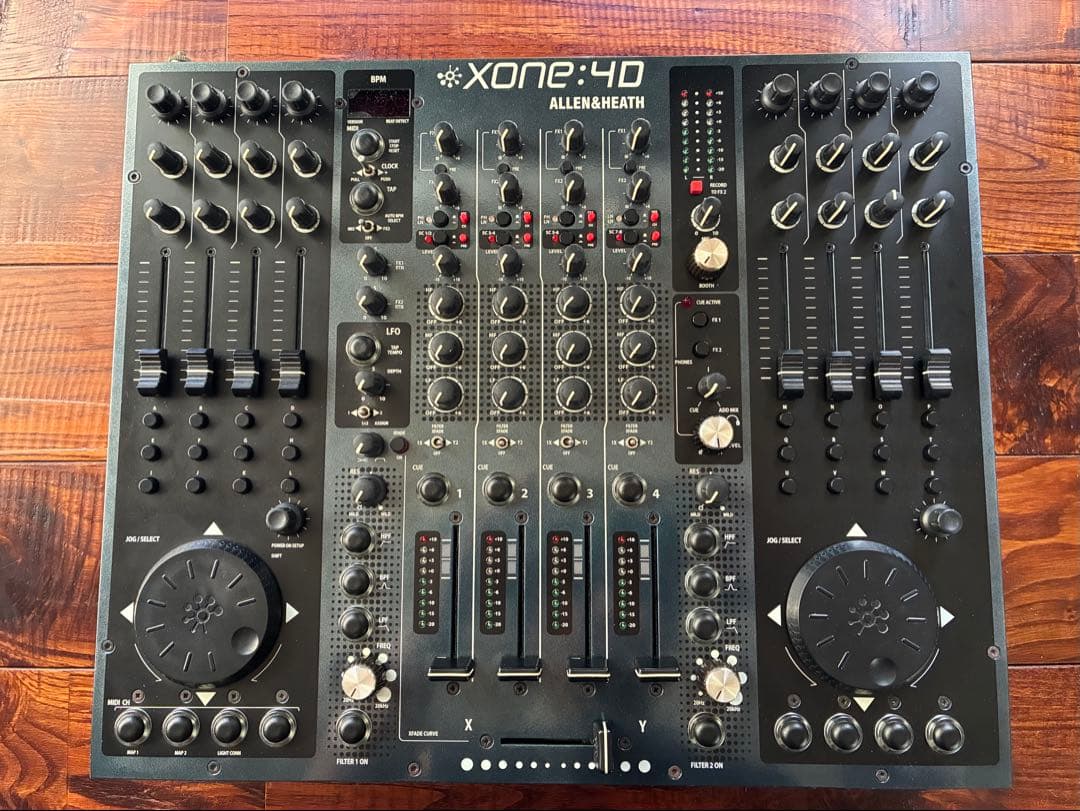 Allen&Heath Xone: 4D DJミキサー Ableton live