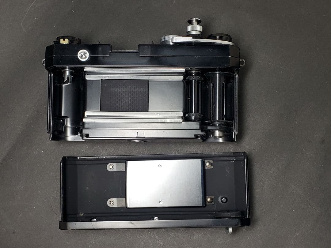 完動品程度並み　Nikon 一眼レフカメラ 50mm f/1.4レンズ付