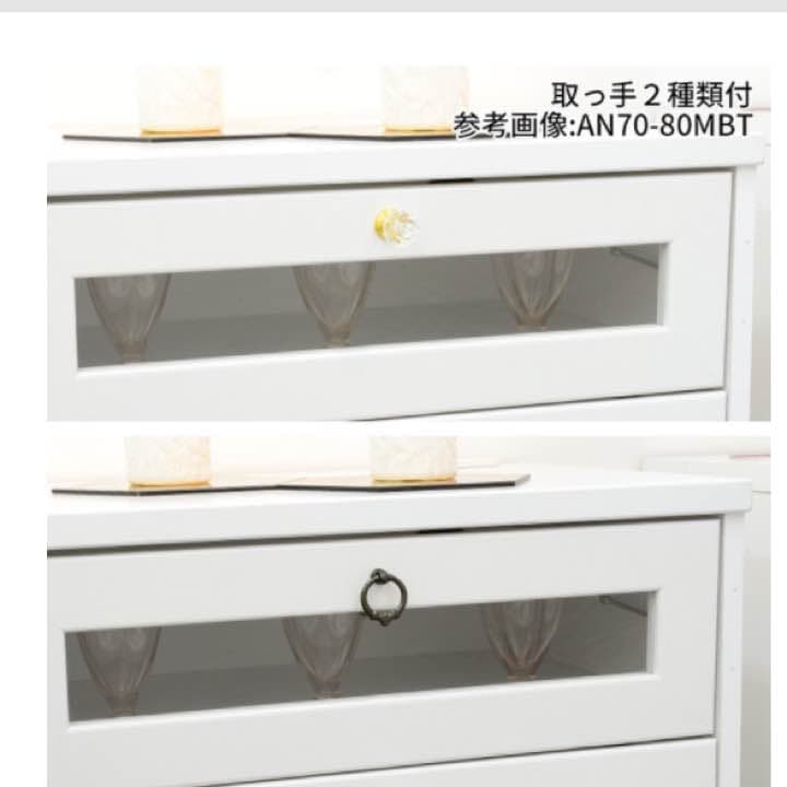 ☆☆いろいろはいっちゃうし♪コンセント有り☆素敵☆ホワイトドレッサー♪