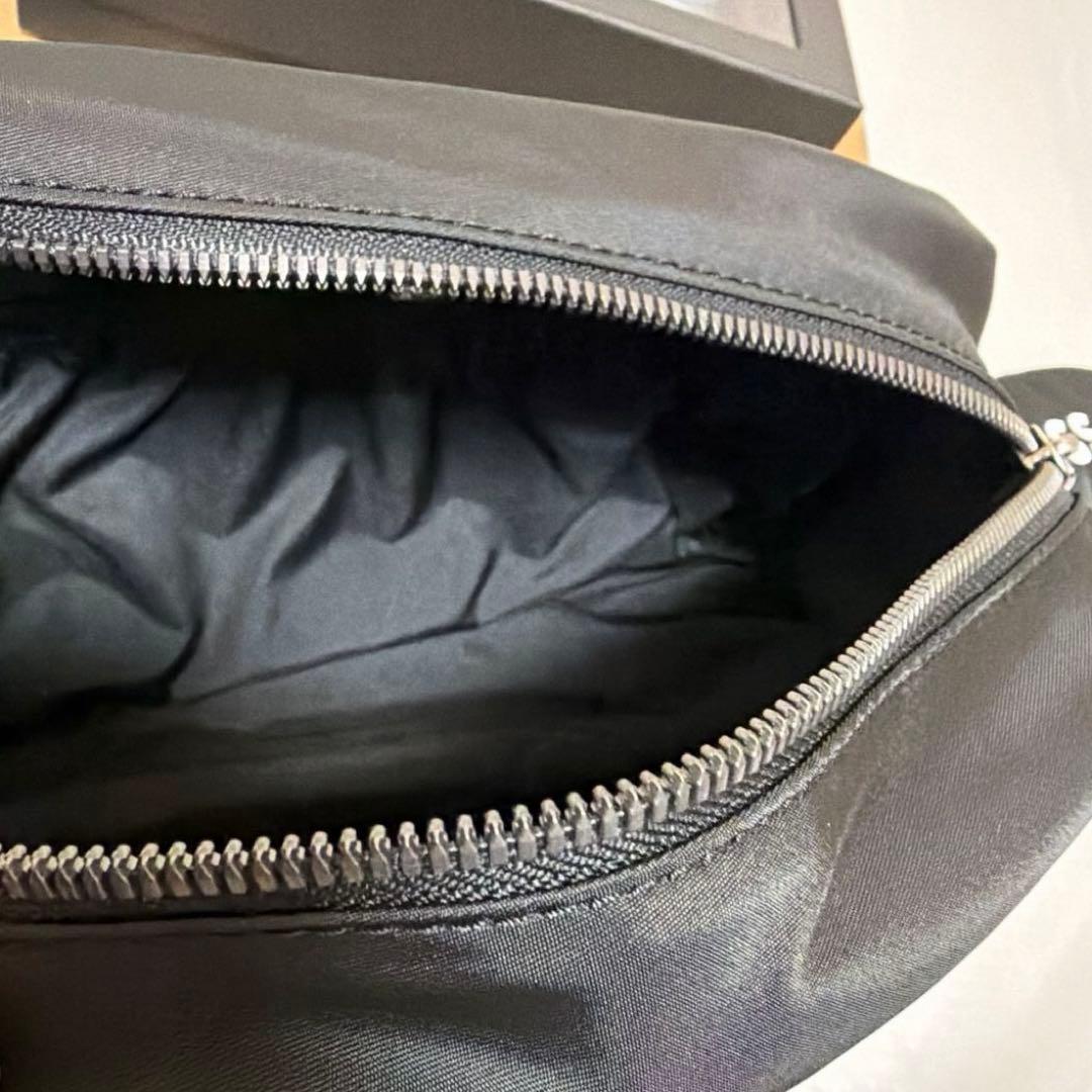 新品未使用　ヒューゴボス　HUGO BOSS　ポーチ&アイマスク　タグ付き箱付