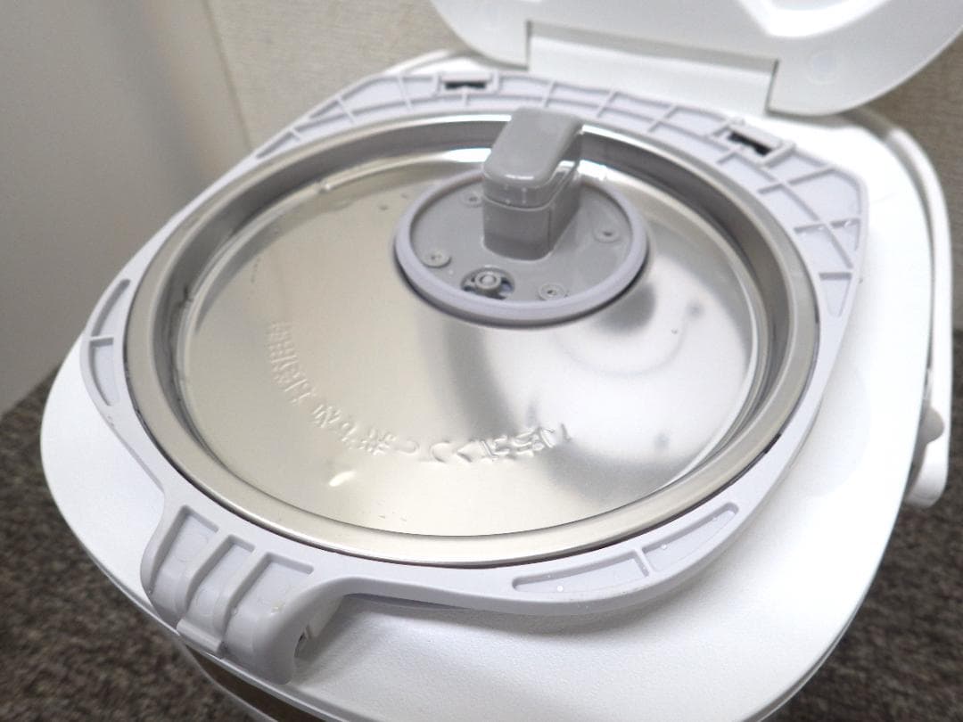 Panasonic IHジャー炊飯器 3.5合炊き SR-KT060 2024年